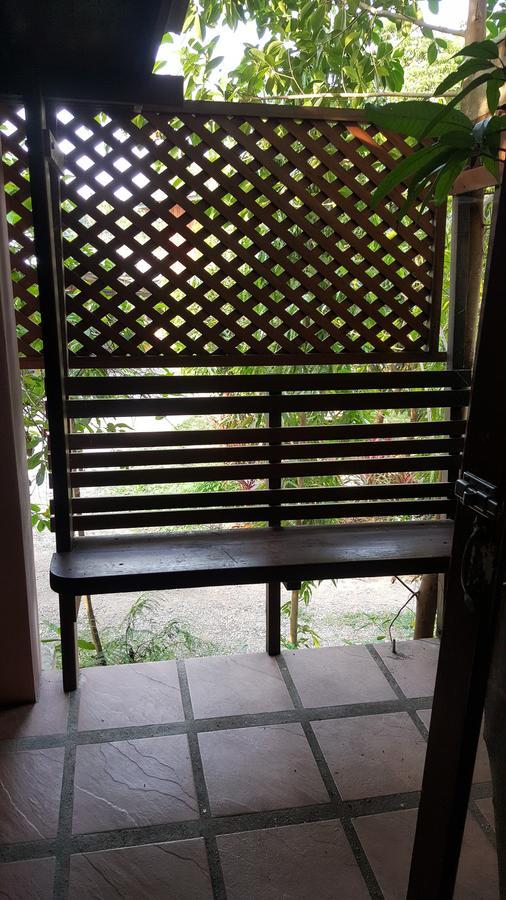 Ruean Mai Chai Khlong Амфава Екстериор снимка